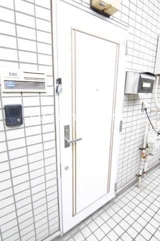 ローズアパートＲ５６番館の玄関