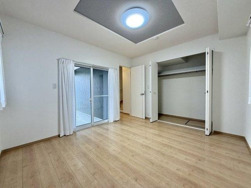 【洋室】 | 海老名市上郷１丁目　中古戸建 | 広々とした洋室です