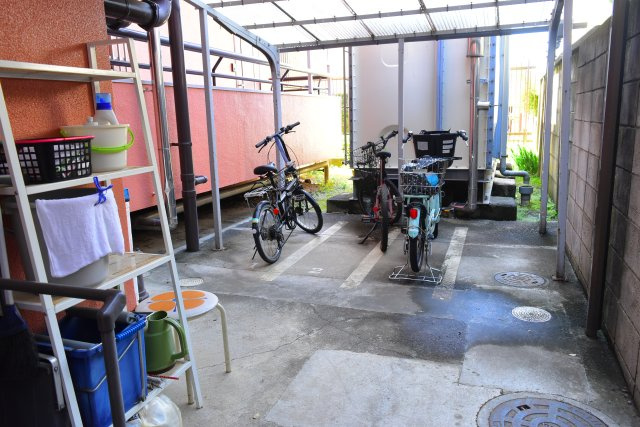 調布市小島町３丁目の中古マンションの駐輪場