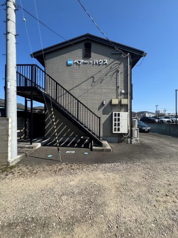 想定年間賃料299.5万　想定利回り12％　木造の外観