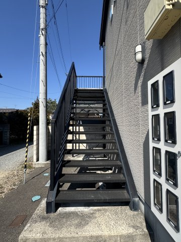 想定年間賃料299.5万　想定利回り12％　木造のその他共用部分