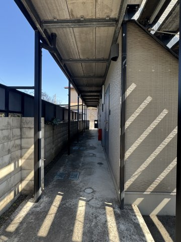 想定年間賃料299.5万　想定利回り12％　木造のその他共用部分