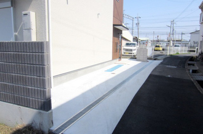【駐車場】 | ロカンダ泉佐野