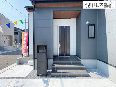 【玄関】 | Livele Garden.S上里町七本木 第6　【平屋】新築住宅 | ≪5号棟≫
現地(2026年7月撮影)