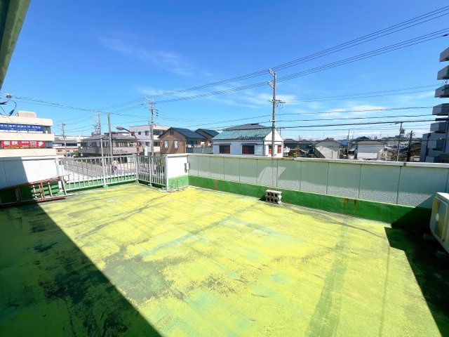 共栄町８丁目店舗のバルコニー
