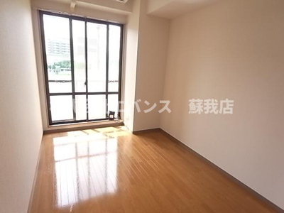 【居間・リビング】 | プリマヴェーラ問屋町 | こちらの居間で趣味の時間をお楽しみください