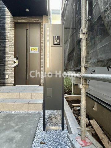 江戸川区南葛西2丁目新築分譲住宅の外観|留守中に便利な宅配ボックス完備