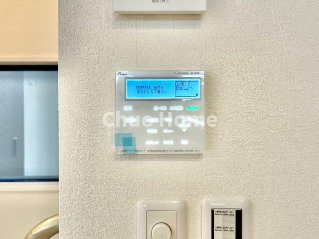 江戸川区南葛西2丁目新築分譲住宅の冷暖房・空調設備|【床暖房】冬は足元から暖めてくれる床暖房はエアコンとは違って埃が舞いませんので健康にも良さそうですね。