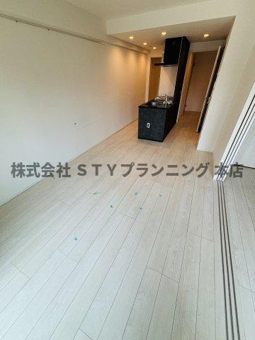 仲介手数料０円！アースグランデ泉の居間・リビング