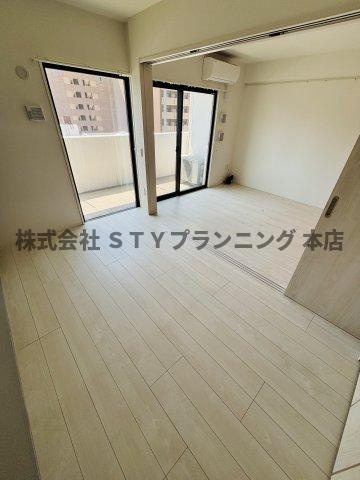 仲介手数料０円！アースグランデ泉の洋室