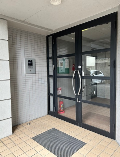 サンクスビルのエントランス