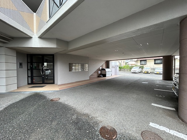 サンクスビルの駐車場