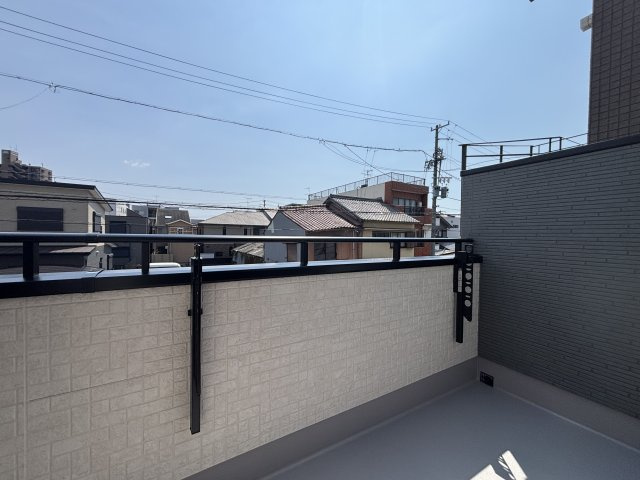 ハートフルタウン西区枇杷島｜名古屋市の戸建ならホームアップのバルコニー|南向きの広いバルコニーなら、家族みんなの洗濯物も一気に乾いて家事時短に