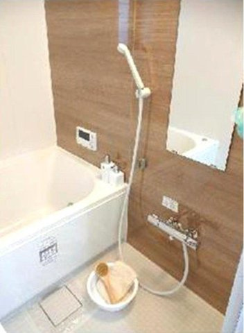 堀切町　の浴室|乾燥機付きの浴室は雨の日でも洗濯物が干せるので、忙しい共働きのご家庭では大活躍です。
