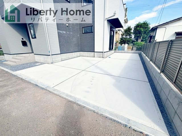 守谷市本町10期　新築戸建の駐車場
