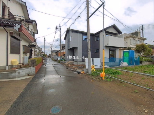 守谷市本町10期　新築戸建の前面道路含む現地写真
