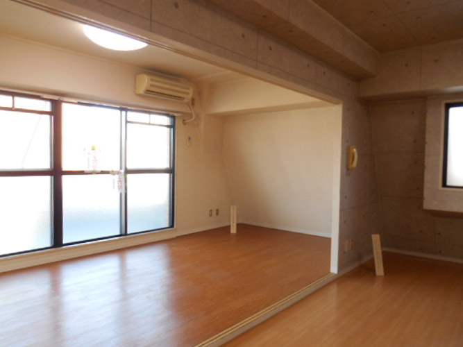 秋月ビル