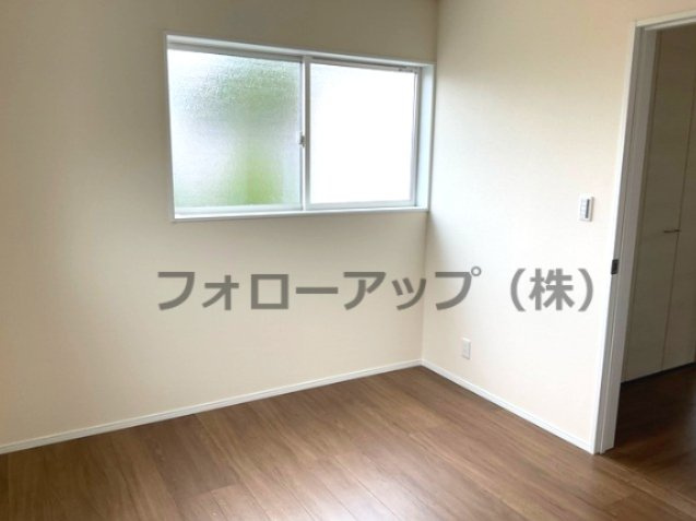 リーブルガーデン北九州市小倉南区長行西第五の洋室|使い勝手のいい洋室です