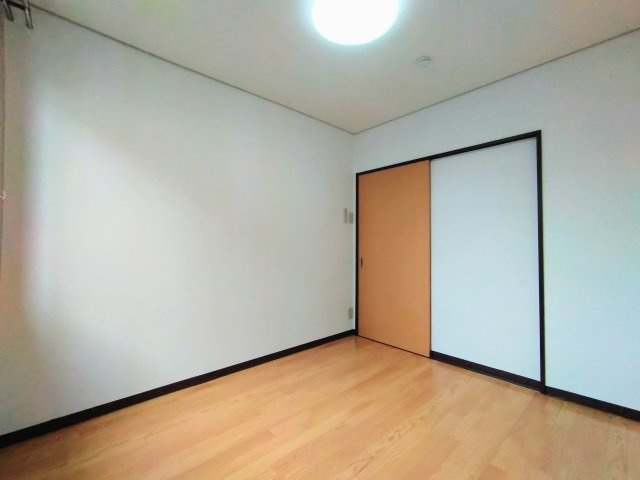 【洋室】 | プレジールさわ