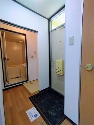 【玄関】 | プレジールさわ