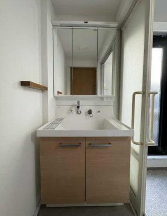 Palcon三軒茶屋　陽当たり良好　礼金０　ファミリー向けの洗面所