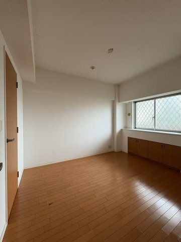 【現地画像あり】プランヴェール茅ヶ崎中海岸の洋室|家具の配置がしやすい洋室◎
