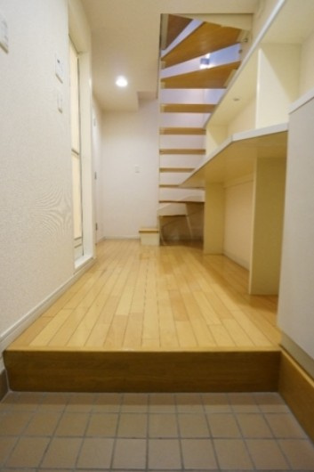 チェスターハウス目白の玄関