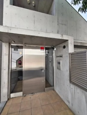 チェスターハウス目白のエントランス