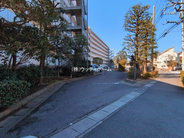 越谷ファミリータウンA棟　中古マンションの外観