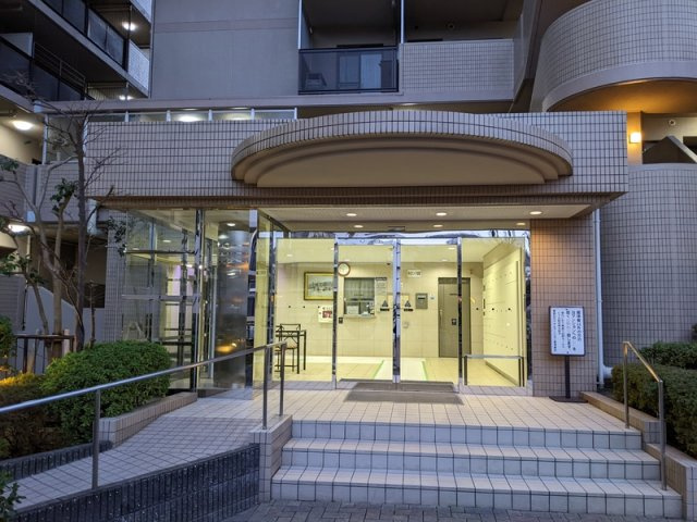 高取台ロイヤルマンションのエントランス