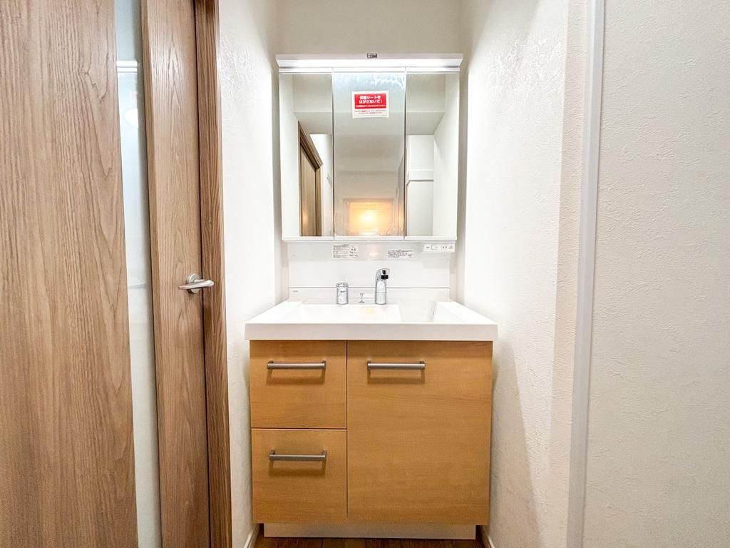調布市染地３丁目の中古マンションの独立洗面台