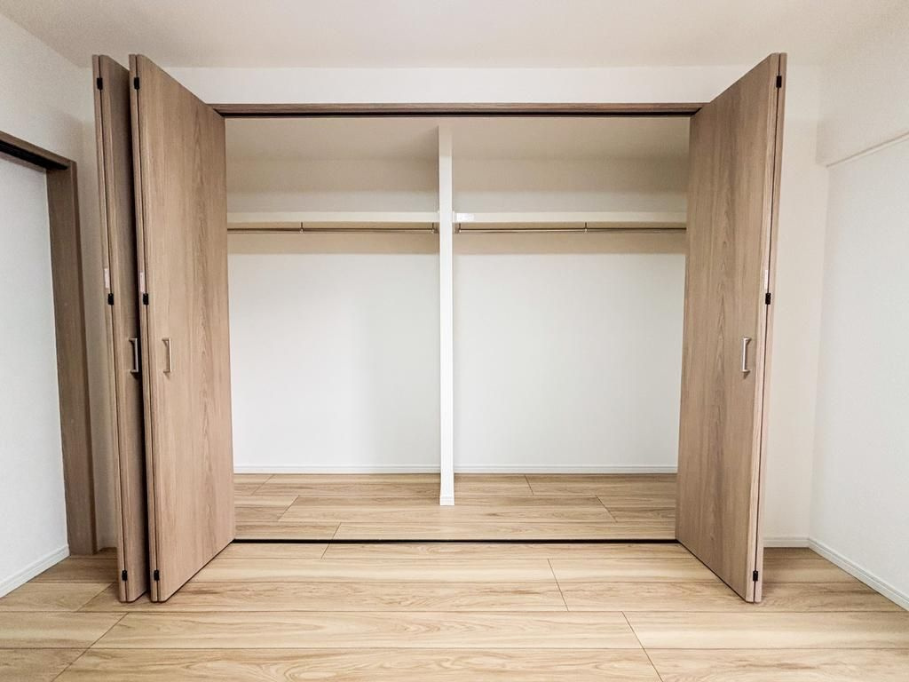 調布市染地３丁目の中古マンションの収納