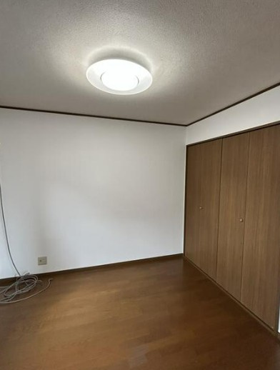 【中古】川越市古市場中古住宅の洋室