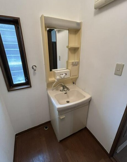 【中古】川越市古市場中古住宅の独立洗面台
