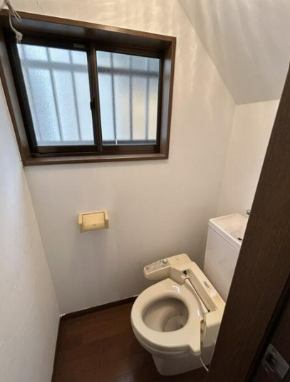 【中古】川越市古市場中古住宅のトイレ