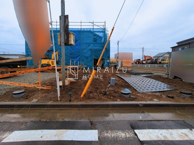 【外観】 | 青く澄み渡った綺麗な空と、陽の光をたっぷりと受ける、そんな新築住宅で新生活をスタートしてみませんか？見学・ご相談等、ミライズホーム(株)までお気軽にご連絡下さい。