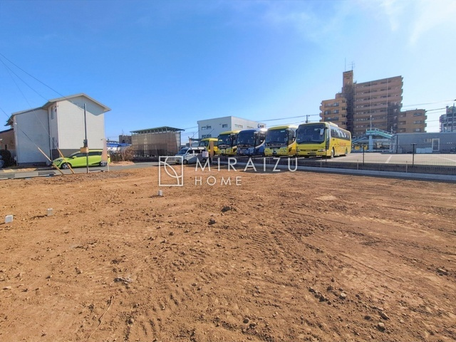 【外観】 | 青く澄み渡った綺麗な空と、陽の光をたっぷりと受ける、そんな新築住宅で新生活をスタートしてみませんか？見学・ご相談等、ミライズホーム(株)までお気軽にご連絡下さい。