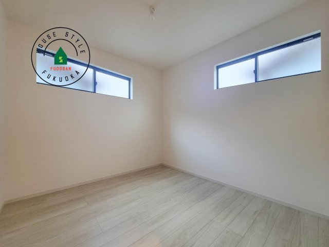 福岡市東区原田4丁目第3-3棟（1号棟）　の内観：施工例|採光良好な洋室は全居室、複層ガラスの遮熱効果と断熱効果で、一年中快適に過ごせます。