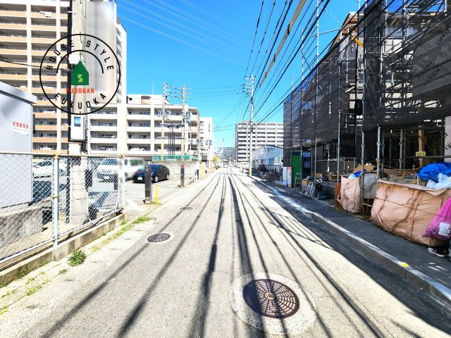福岡市東区原田4丁目第3-3棟（1号棟）　の前面道路含む現地写真|前面道路です。