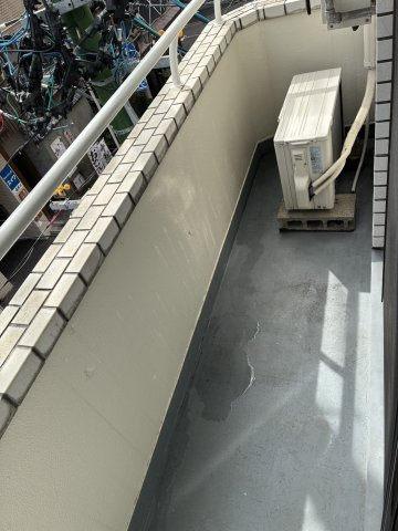 大幸ビルのバルコニー