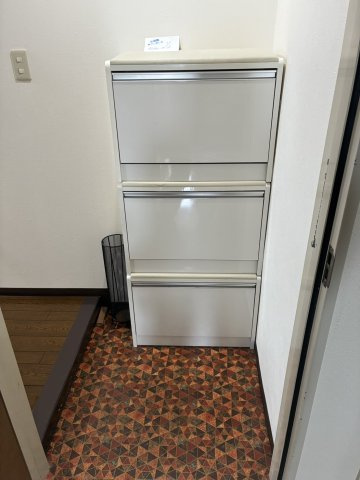 大幸ビルの玄関