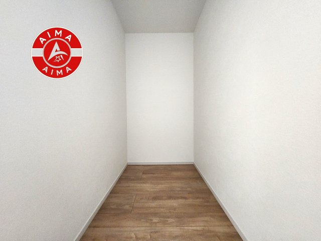 福岡市東区原田4丁目第3-3棟（2号棟）　の収納|洋服や大きな荷物が多い方や人数の多いご家族などは、一般的なクローゼットよりもウォークインクローゼットのほうが使い勝手が良いです。