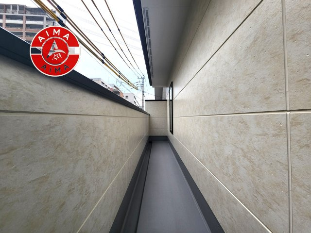 福岡市東区原田4丁目第3-3棟（2号棟）　のバルコニー|風をしっかりと感じられるバルコニーでは、毎日が洗濯日和です。広々としているので洗濯も楽しくなるでしょうし、気分転換にバルコニーからの眺めを楽しむのもいいでしょう。