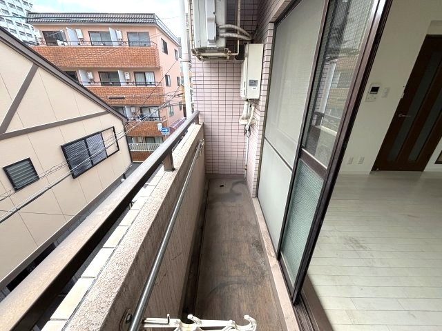 ラムール春日野道のバルコニー