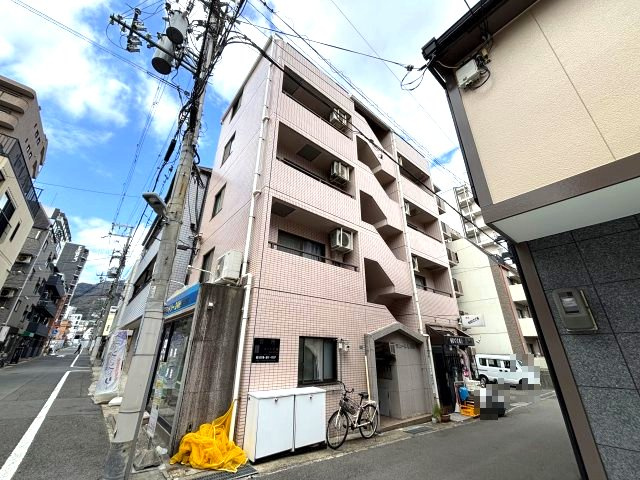 ラムール春日野道の外観