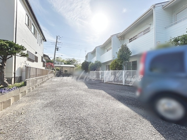 藤沢市辻堂太平台２丁目のテラスの駐車場|整備された共有部分です♪