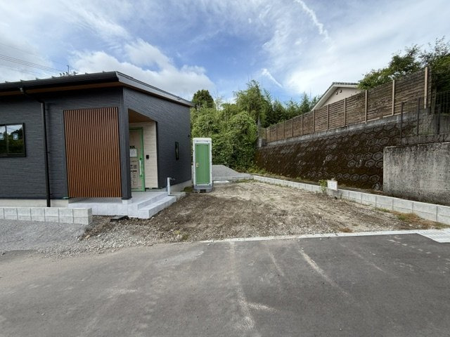 都城市五十町の新築一戸建の駐車場