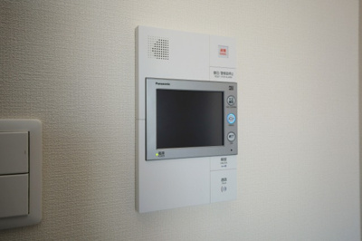 【セキュリティ】 | コンフォリア新梅田 | モニター付きインターホンです