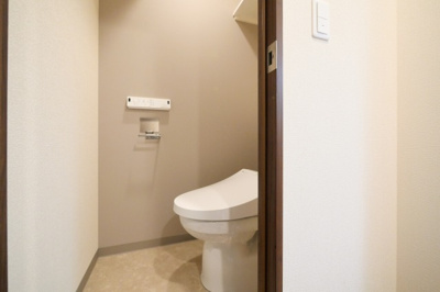 【トイレ】 | コンフォリア新梅田 | 落ち着いた色調のトイレです