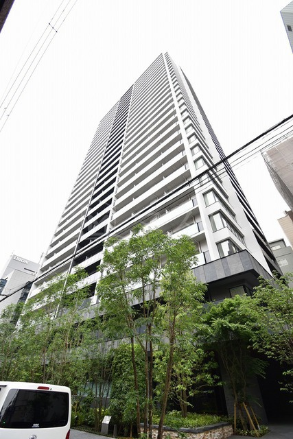 ローレルタワー御堂筋本町の外観